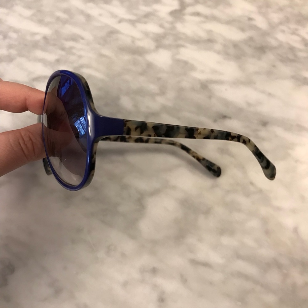 Blue and Grey marble sunglasses - Picture 3 of 3